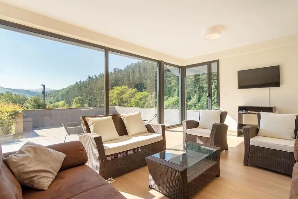 Holiday home Beautiful Townhouse 20Km From Bilbao Villa Llodio